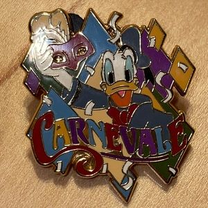 DONALD DUCK PENDANT NEW COLLECTORS ITEM HAD STORED (CARNEVALE) BY DISNEY